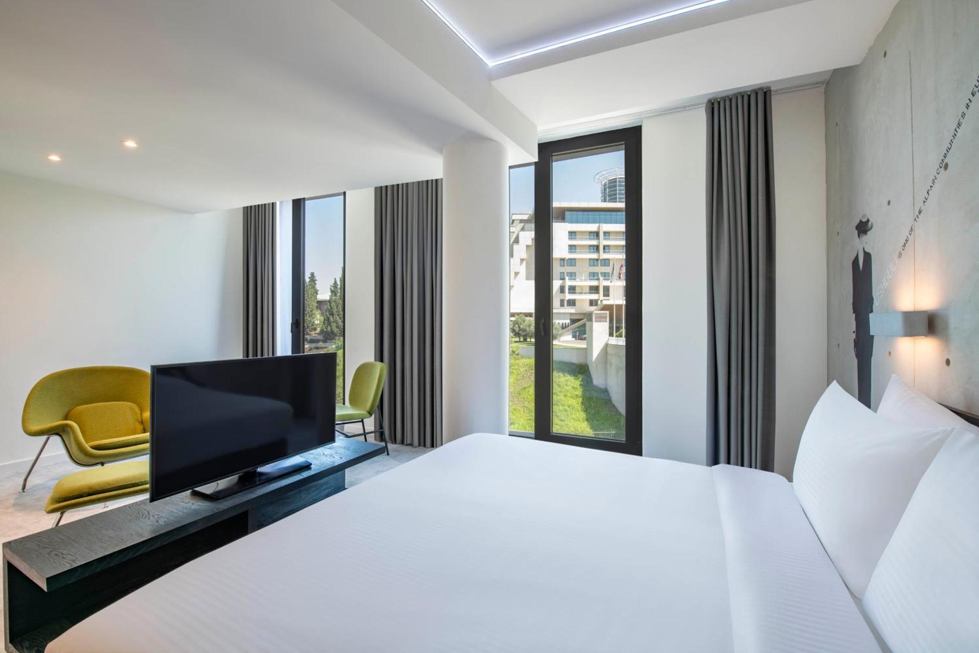 Golden Tulip Design Tbilisi Quarto foto